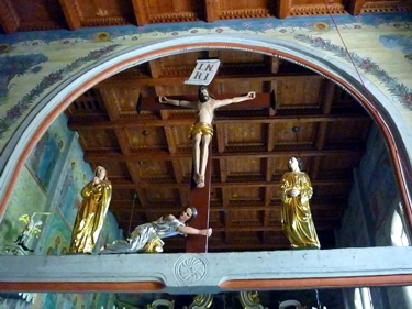 rzeźba Chrystusa na krzyżu